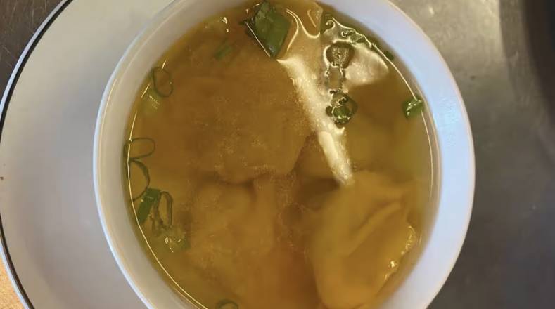 Order Wonton Soup food online from China King store, St. Louis on bringmethat.com