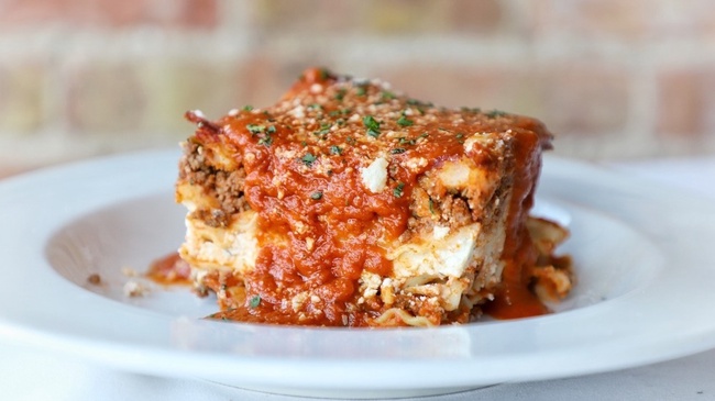 Order Lasagna food online from Lucca's Pizzeria & Ristorante store, La Grange on bringmethat.com