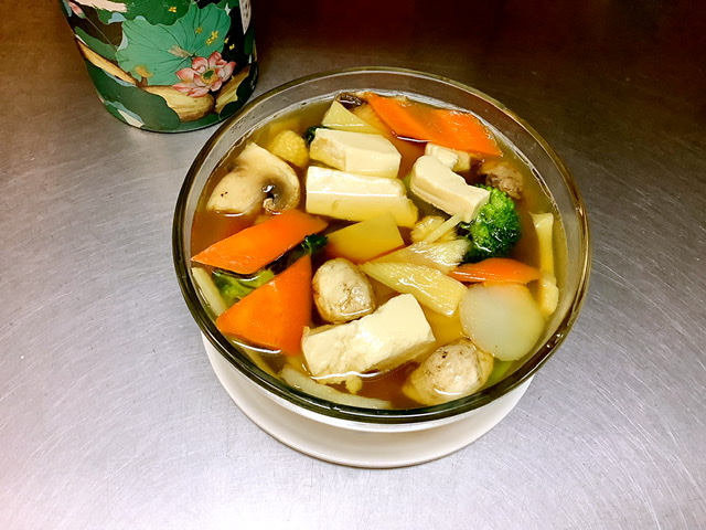 Order Vegetable and Bean Curd Soup  杂菜豆腐汤 food online from ChinaDragon store, Anoka on bringmethat.com