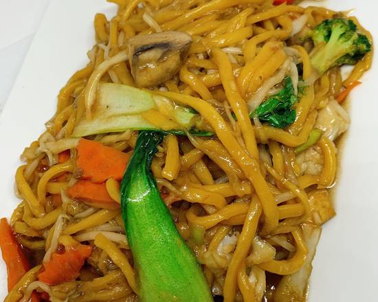 Order Bami Goreng food online from Aroma Royal Thai Cuisine store, Franklin Township on bringmethat.com