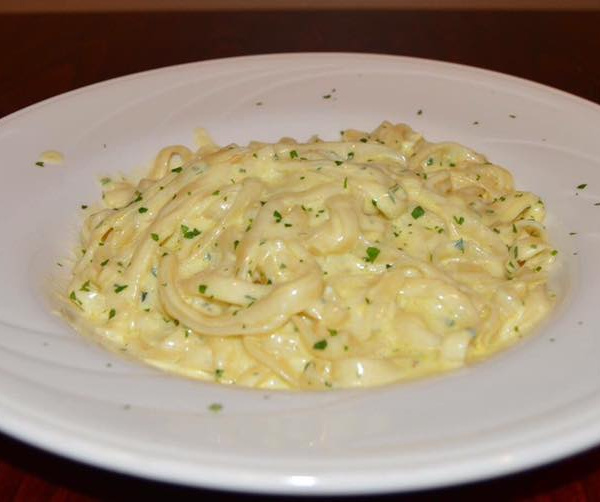 Order Pasta with Alfredo Sauce food online from Mario Brickoven & Restaurant store, Morris Plains on bringmethat.com