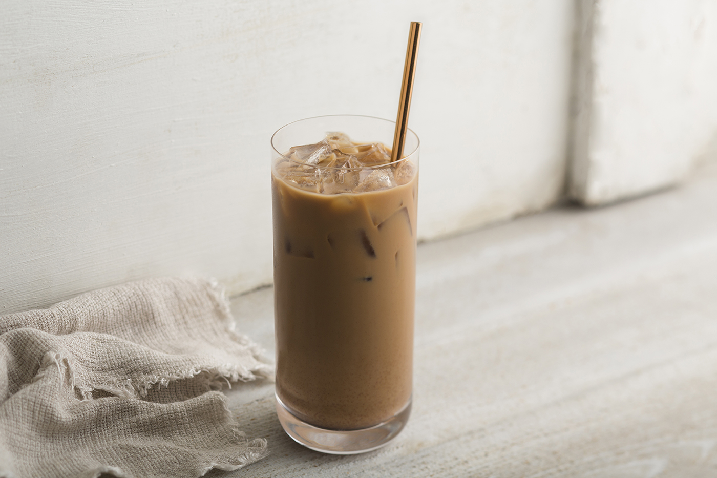 Order B&B Iced Chai food online from Beans & Brews #115 store, Riverton on bringmethat.com