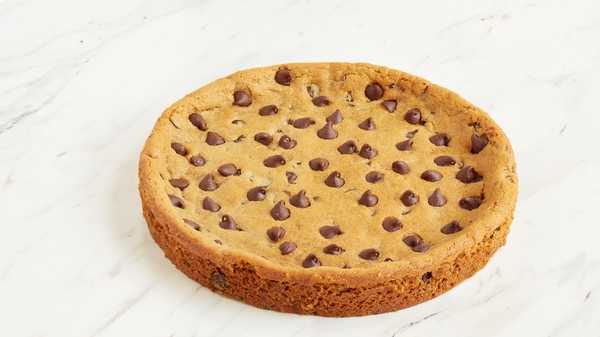 Order King Chocolate Chip Cookie food online from Round Table Pizza - San Leandro store, San Leandro on bringmethat.com