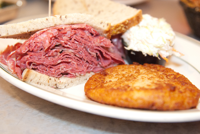 Order Corned Beef Full Sandwich Deluxe food online from The Bagel Restaurant & Deli - Chicago store, Chicago on bringmethat.com