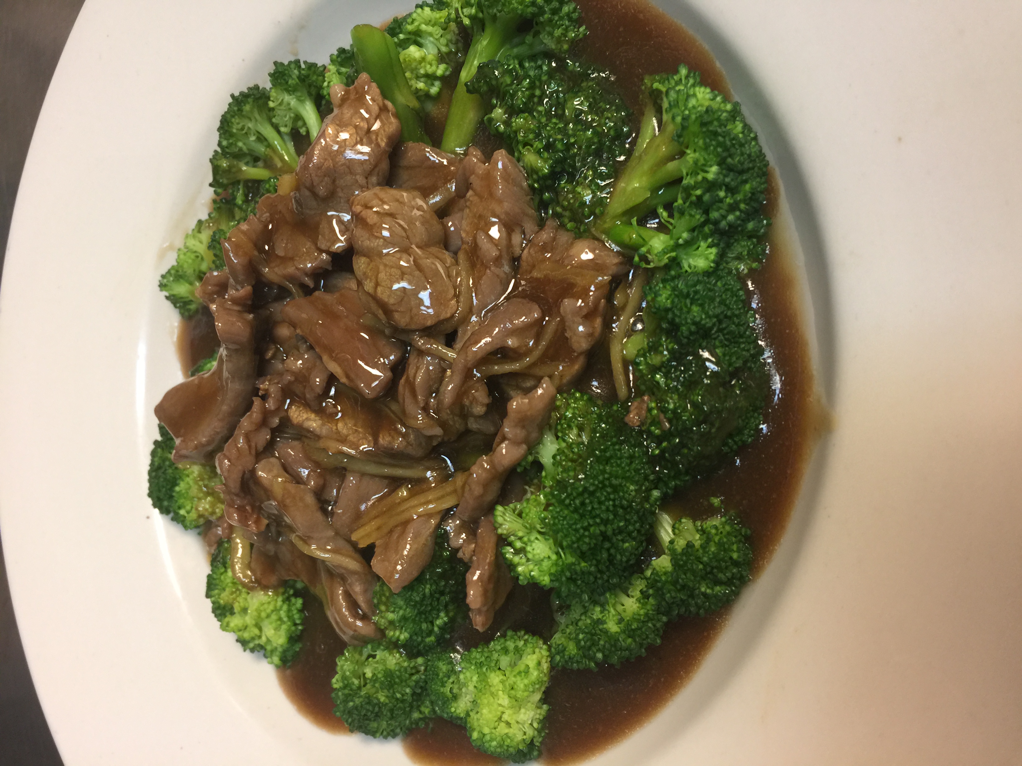 Order Beef and Broccoli food online from Mama Thai store, Oak Park on bringmethat.com