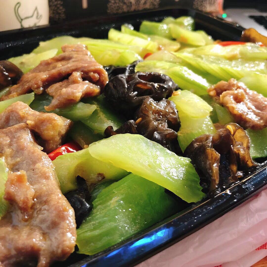 Order 22. Asparagus Lettuce and Beef with Pickled Pepper/泡椒莴笋牛肉 food online from Hop Woo store, Los Angeles on bringmethat.com