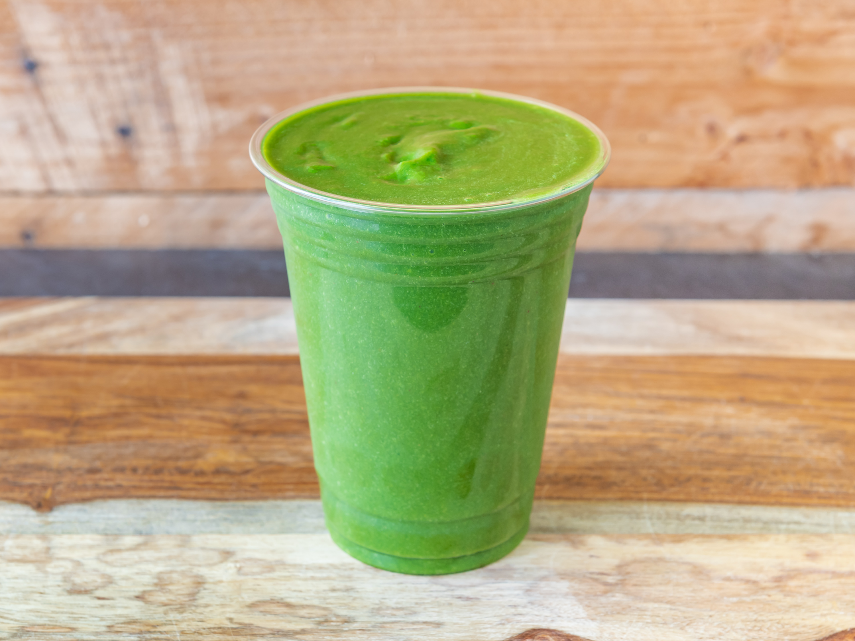 Order Queen Green Smoothie food online from Dulce Vida Juice Bar store, Hanover Park on bringmethat.com