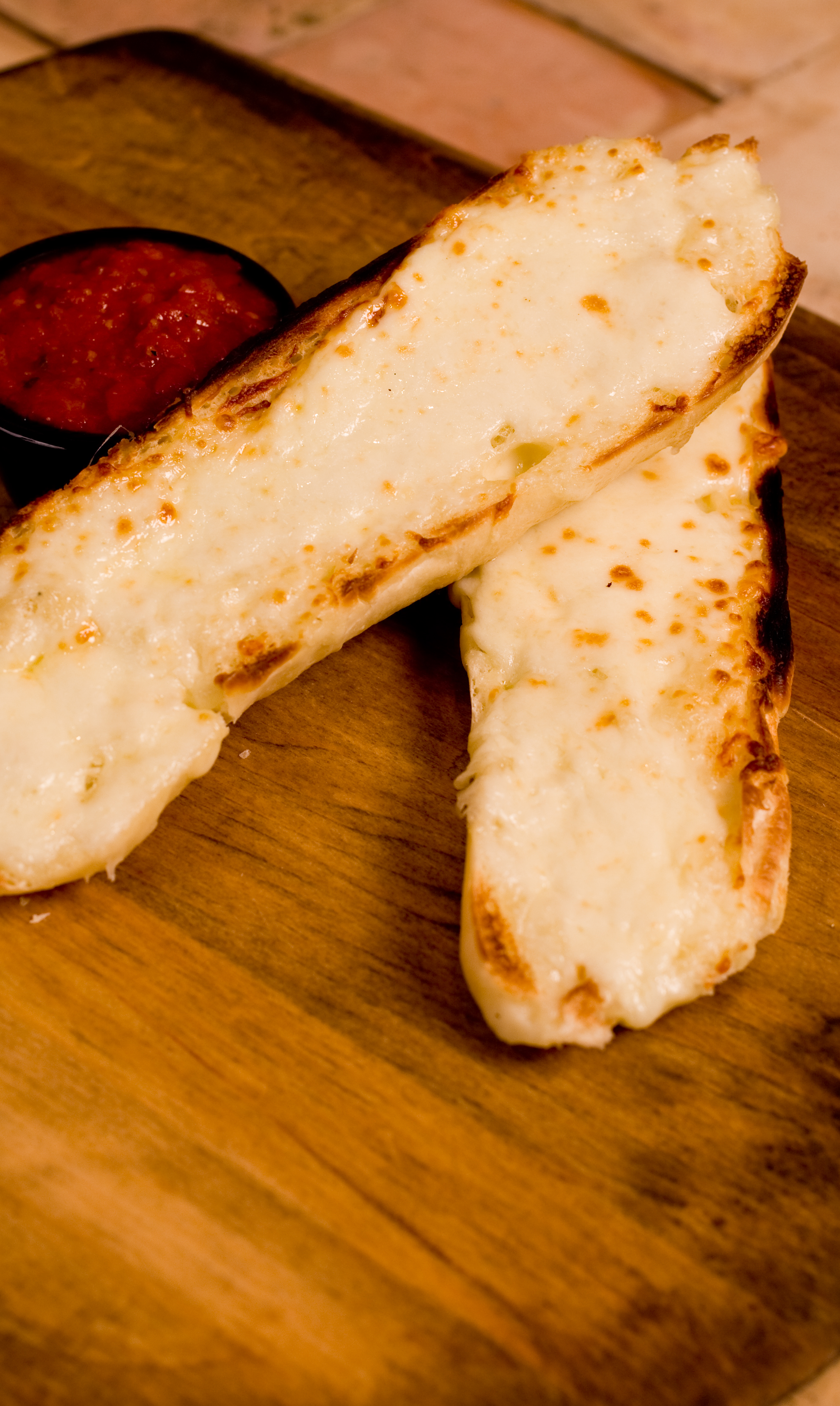 Order Garlic Cheese Bread food online from Selma Chicago Pizzeria store, Ladera Ranch on bringmethat.com