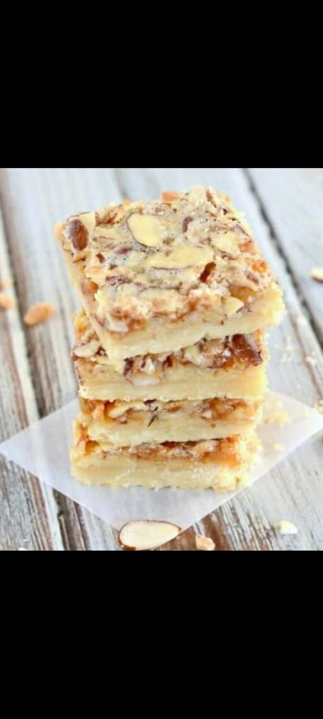 Order Almond Square food online from American Gourmet Foods Deli store, New York on bringmethat.com