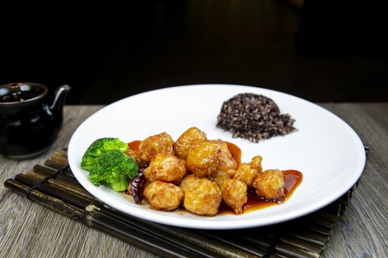 Order General Tso's Lunch food online from Blossom Asian Bistro store, Summit on bringmethat.com