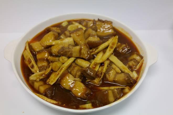 Order Braised Pork with Bamboo Shoots (毛氏筍烧肉) food online from Szechuan Gourmet store, Strongsville on bringmethat.com