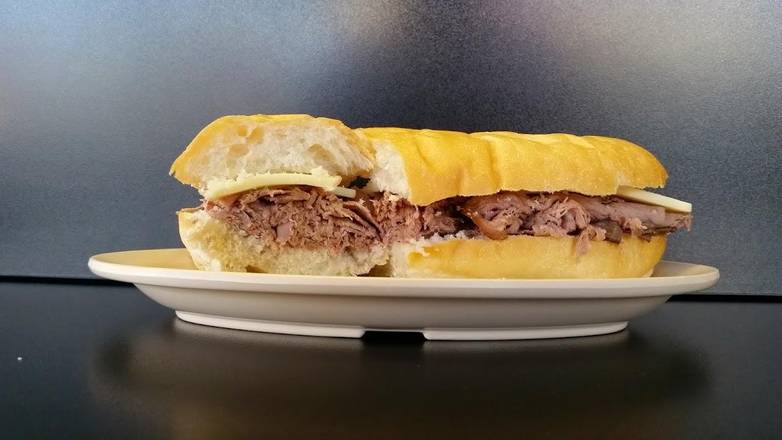 Order Roast Beef Sandwich food online from St. Louis Pizza and Wings store, St. Louis on bringmethat.com