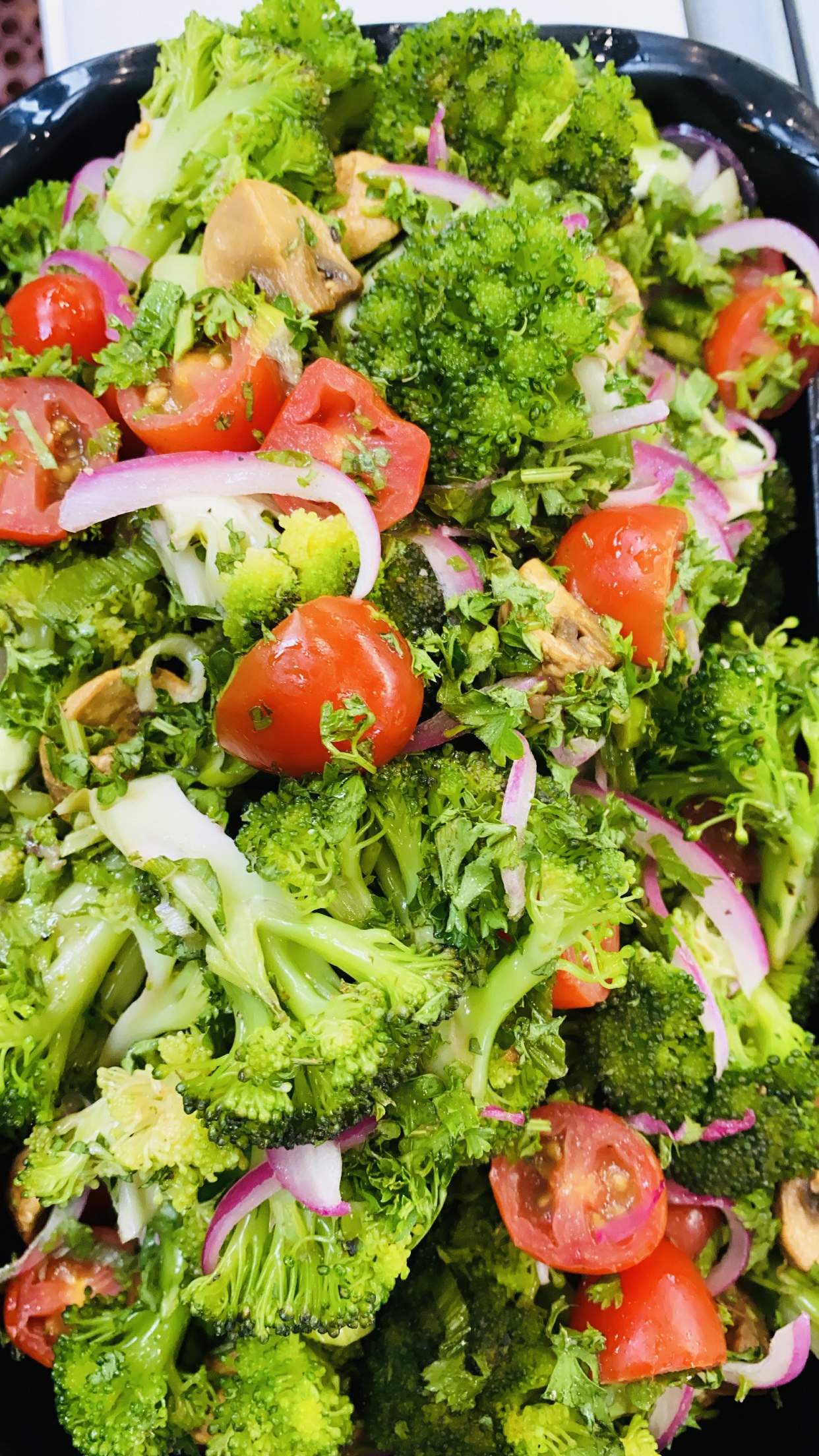 Order Broccoli, Tomato and Mushroom Gourmet Salad  food online from Rye Ridge Deli store, Rye Brook on bringmethat.com