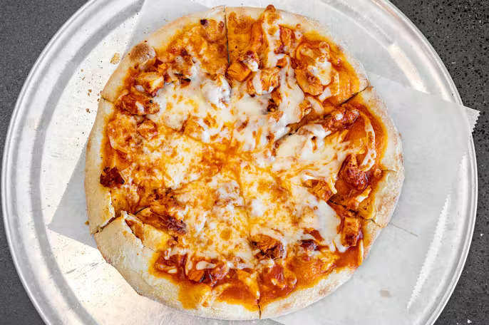 Order Buffalo Chicken Pizza food online from Stewarts Root Beer store, East Brunswick on bringmethat.com