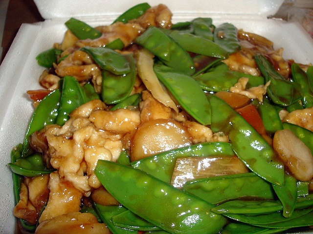 Order 73. Chicken with Snow Peas food online from Chen's Yummy House store, Dumont on bringmethat.com