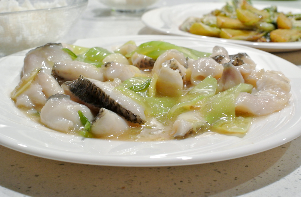 Order Tender Fish Fillet 滑熘鱼片 food online from Fey Restaurant store, Menlo Park on bringmethat.com