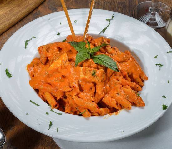 Order Penne Alla Vodka & Chicken Pasta food online from Whippany Pizza Restaurant & Catering store, Morris County on bringmethat.com