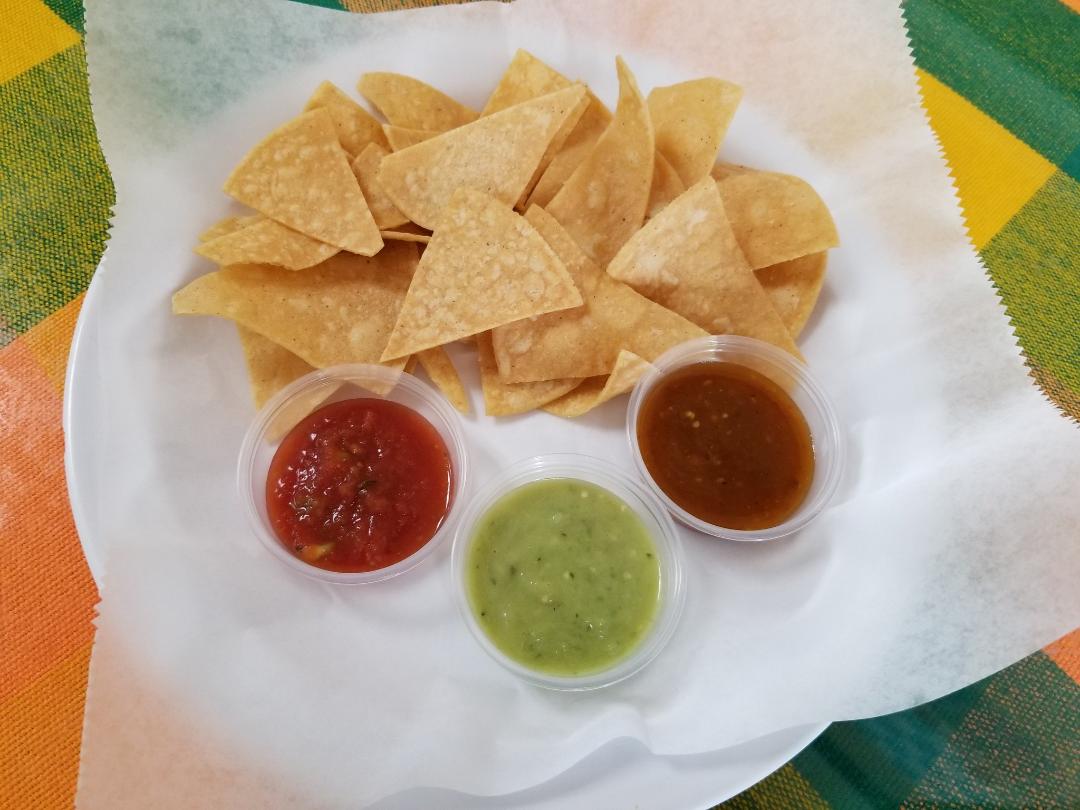 Order Chips and Salsa food online from Taqueria Los Gallos Express store, Pleasant Hill on bringmethat.com
