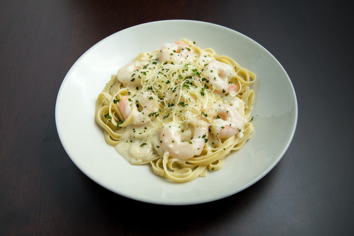 Order Garlic Shrimp Fettuccine food online from The Old Spaghetti Factory store, Redlands on bringmethat.com