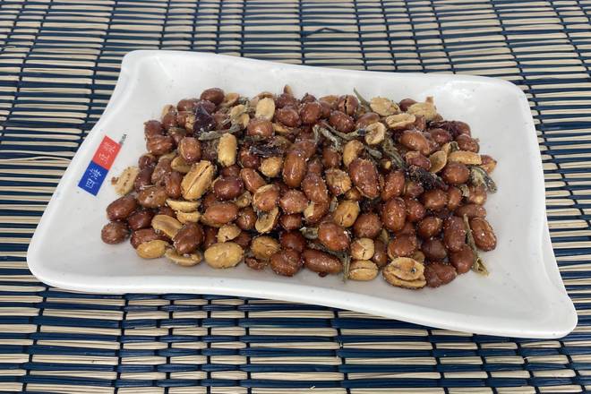 Order 66. Stir-Fried Salty Peanuts 小魚花生 food online from Four Sea store, Hacienda Heights on bringmethat.com