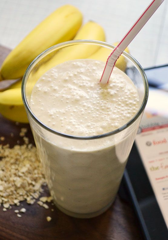 Order Banana Oat Smoothie food online from Six Corners Café store, North Bergen on bringmethat.com