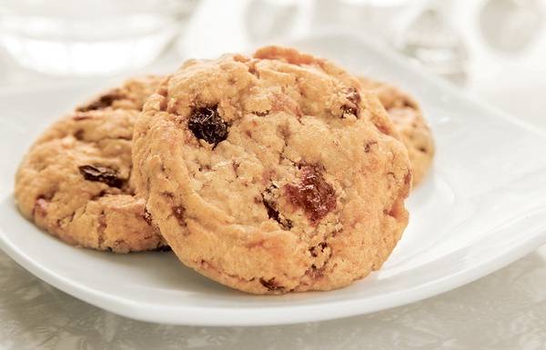 Order Oatmeal Raisin Cookie food online from Primohoagies store, Middle on bringmethat.com
