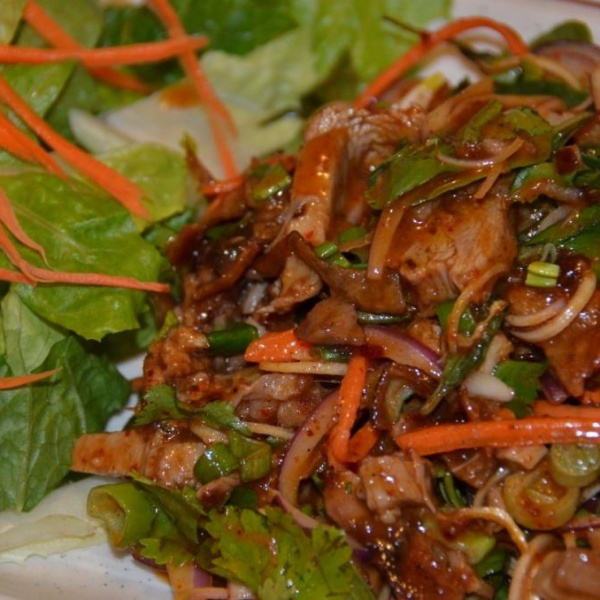 Order Roast Duck Salad food online from Thai Dishes,El Segundo store, Inglewood on bringmethat.com