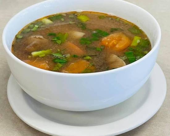 Order Tom Yum Gai Soup food online from Thong's Authentic Thai Restaurant store, Green Bay on bringmethat.com