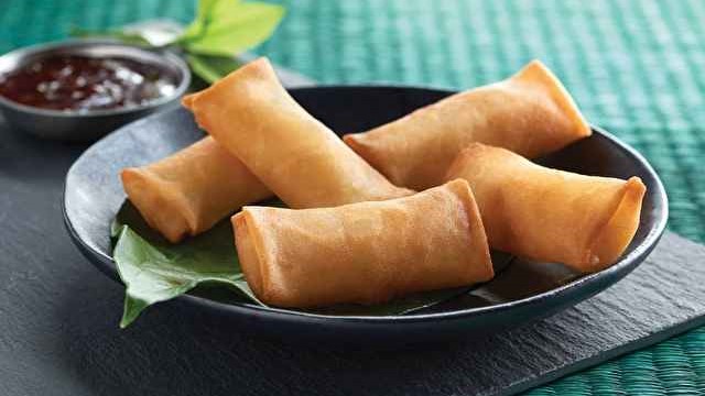 Order 3 Piece Vegetarian Spring Rolls food online from Wing Factory store, Tucson on bringmethat.com