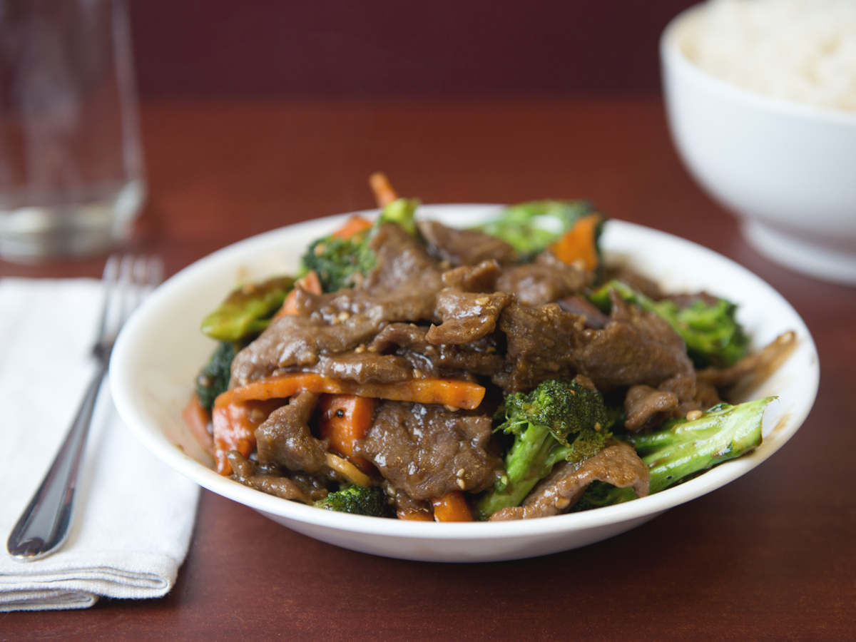 Order Beef with Broccoli  Entree food online from Hong Kong Delights store, Oakland on bringmethat.com