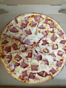 Order Hawaiian Pineapple Pizza food online from Upper Crust Pizzeria & Deli store, Columbia on bringmethat.com