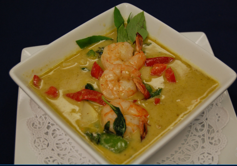 Order Green Curry food online from Thaiwat Restaurant store, Reading on bringmethat.com