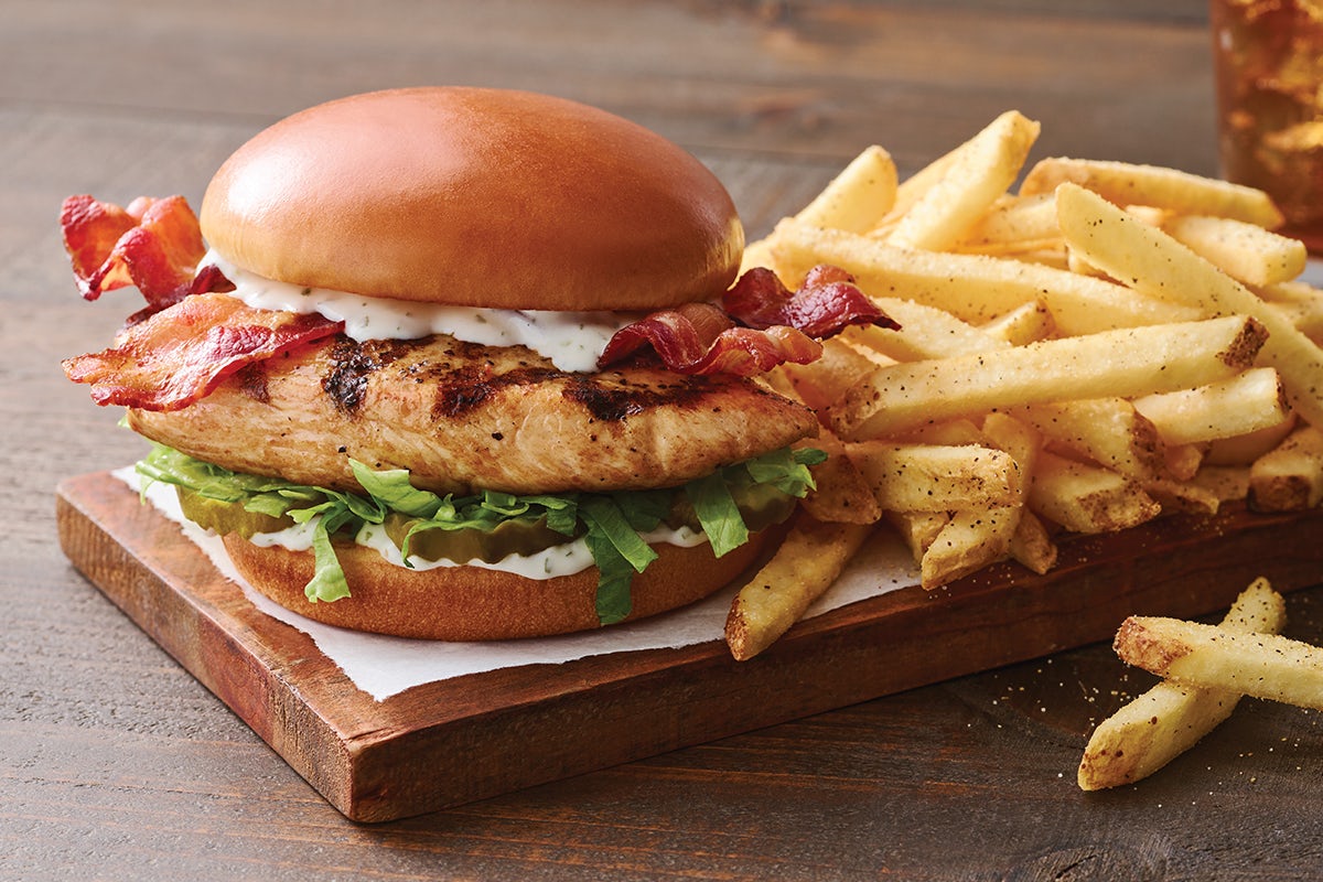 Order NEW Grilled Chicken Bacon Ranch Sandwich food online from Applebee store, Seven Hills on bringmethat.com