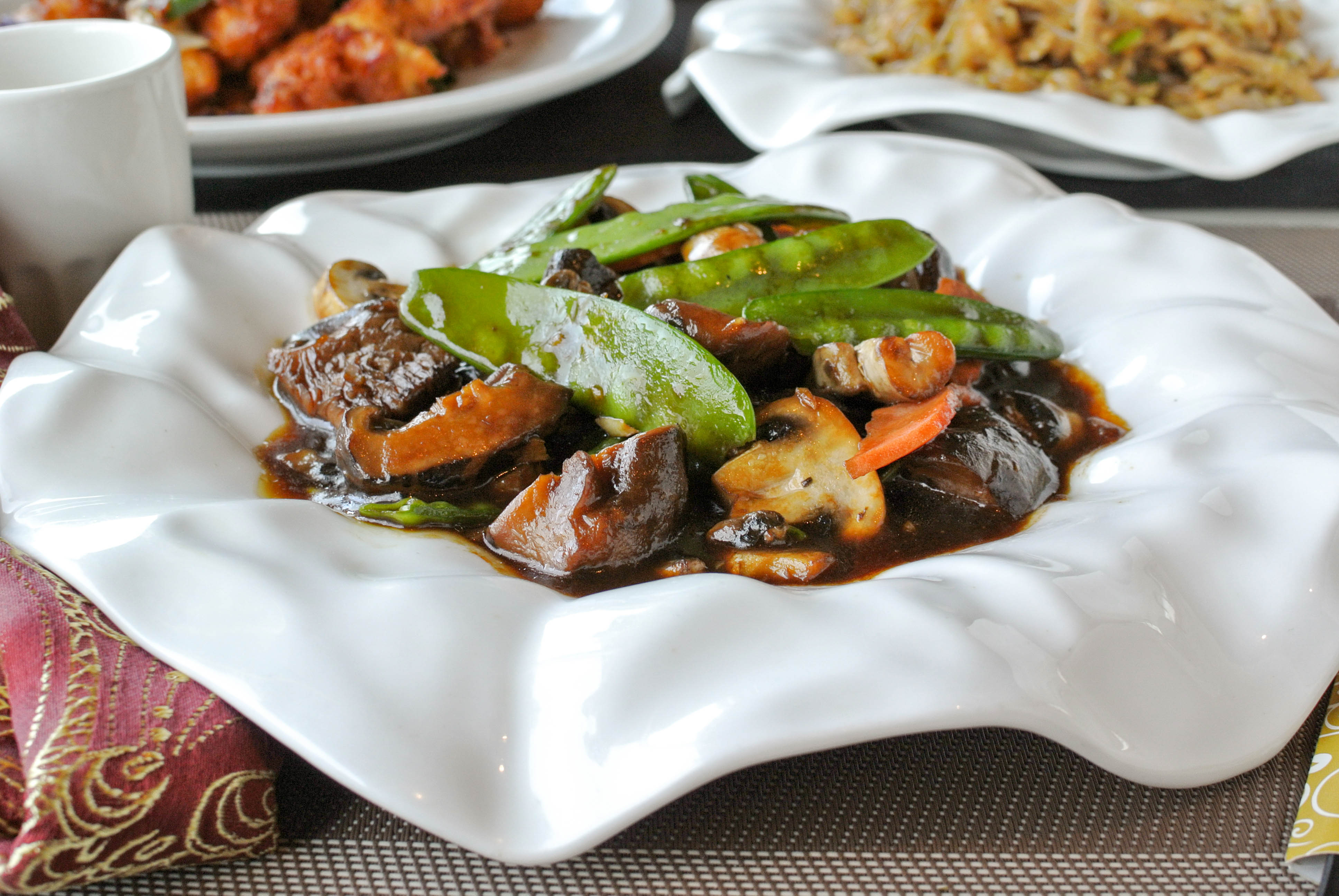 Order Double Mushroom 燴雙菇 food online from Fey Restaurant store, Menlo Park on bringmethat.com