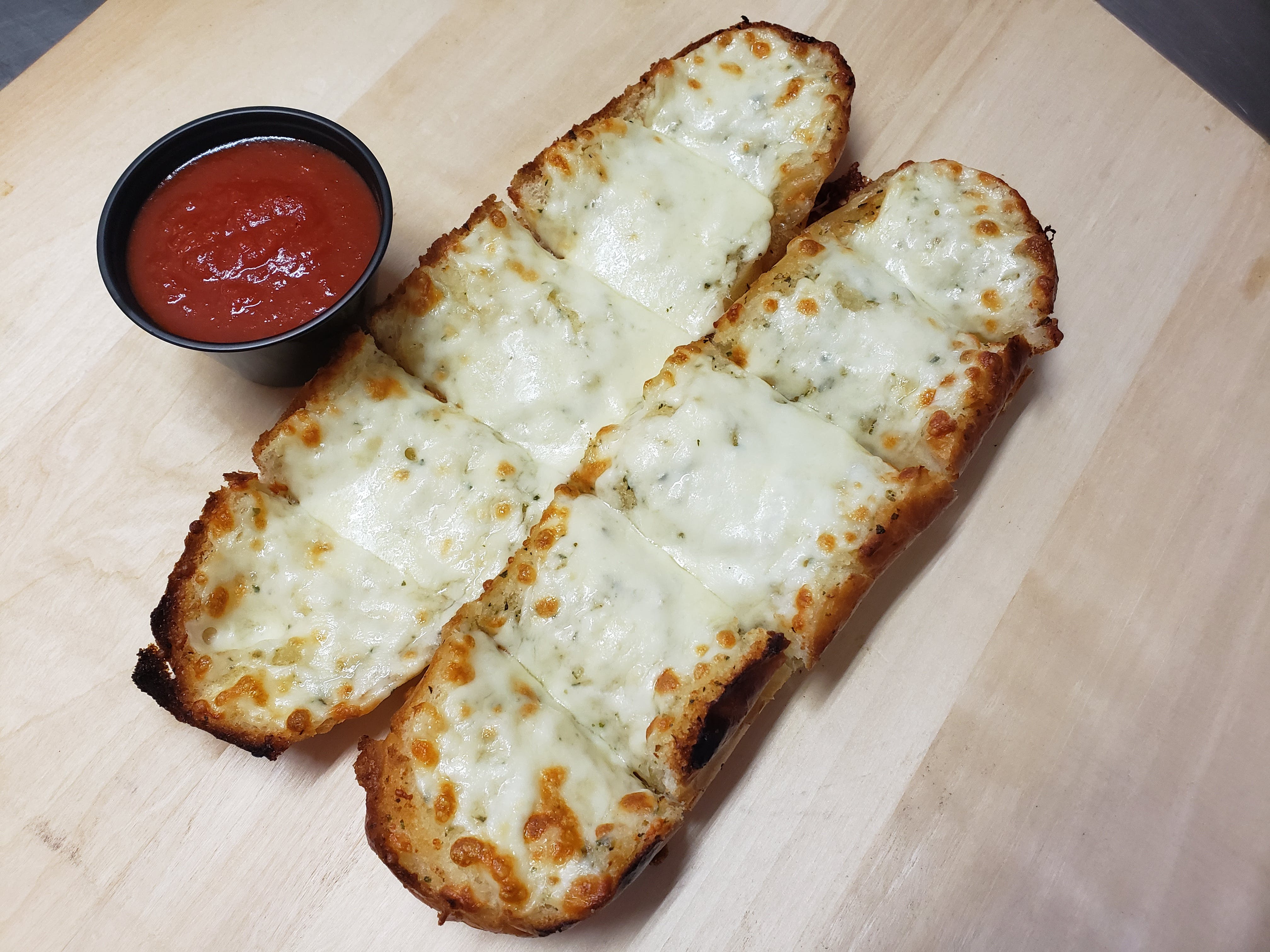 Order Garlic Cheese Bread - Garlic Cheese Bread food online from Belleview Pizza & Italian Restaurant store, Belleview on bringmethat.com
