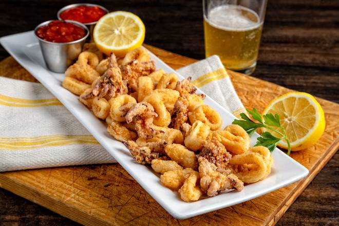 Order Fried Calamari food online from Pizzeria Uno store, Chicago on bringmethat.com