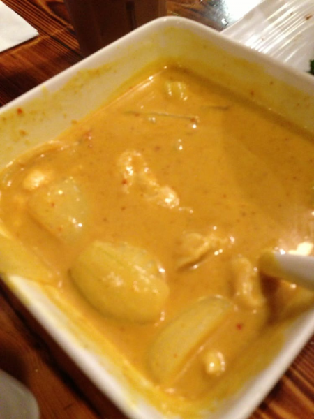 Order Yellow Curry  food online from Kao Cafe store, Los Angeles on bringmethat.com