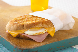 Order  Ham, Egg, Cheese Sandwhich ( Jamon, Huevos y queso) food online from Tu Cocina Restaurant & Bakery store, Lawrence on bringmethat.com
