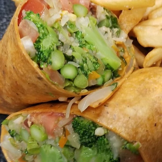 Order Classic Veggie Wrap Lunch food online from Blue Waters Caribbean & Seafood Grill store, Temple Hills on bringmethat.com