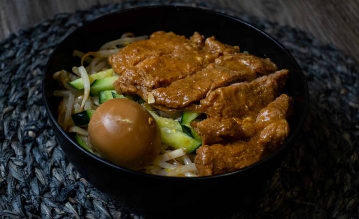 Order Marinated Pork Chop With Scallion Dry Noodle 滷排骨蔥油麵 food online from Popcorn Chicken store, Irvine on bringmethat.com