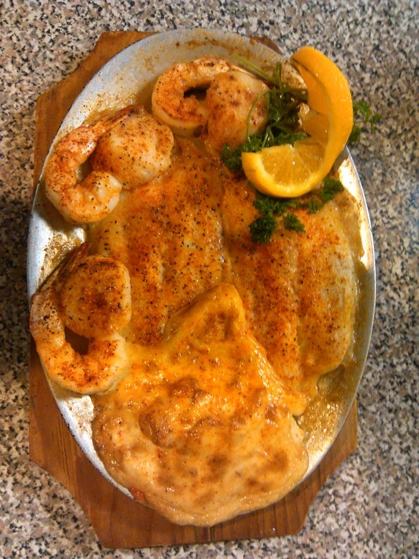 Order Broiled Seafood Combo food online from Roma Cafe store, Cockeysville on bringmethat.com