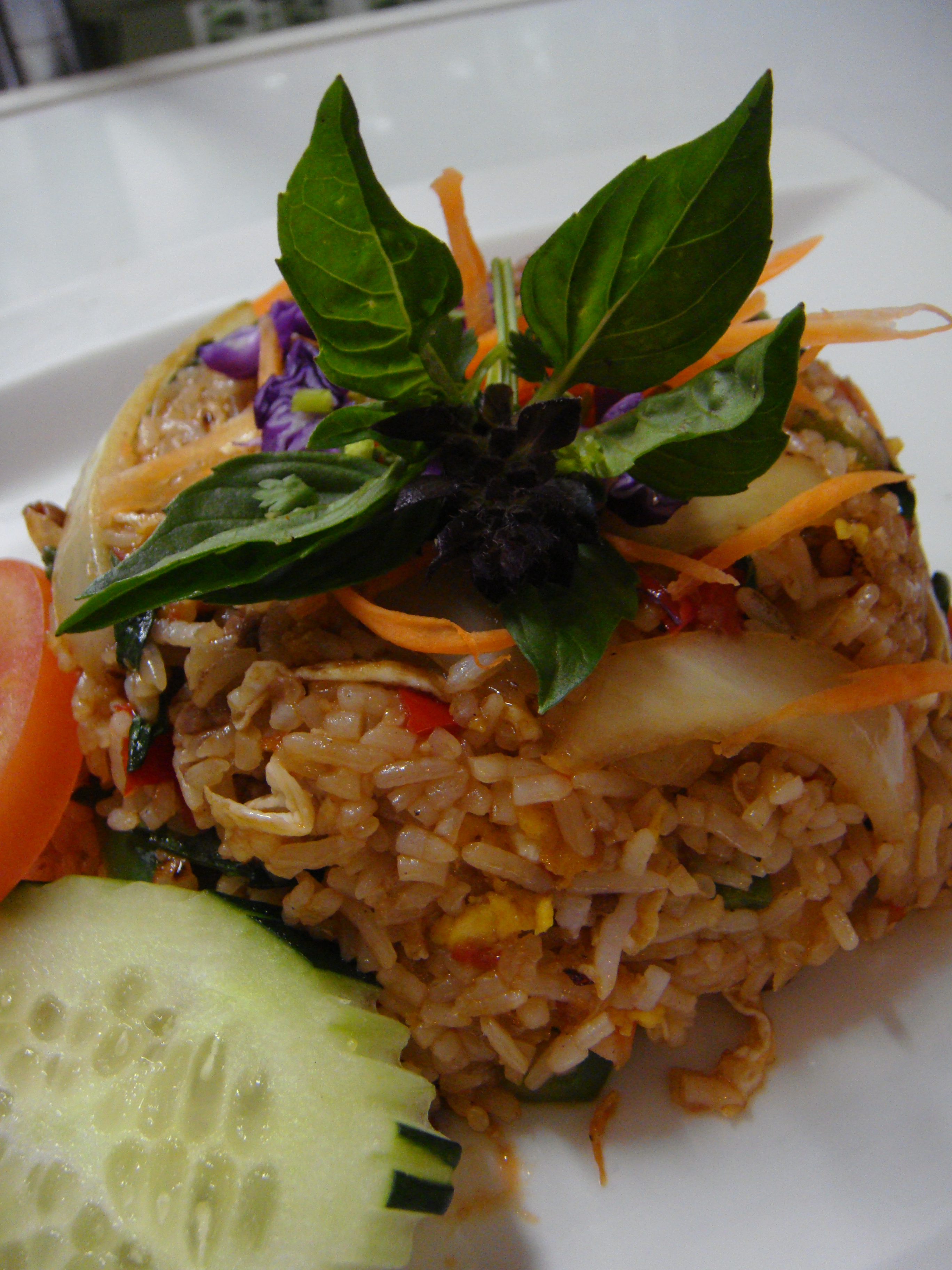 Order 34. Basil Fried Rice food online from Thai boulevard store, Forest Hills on bringmethat.com