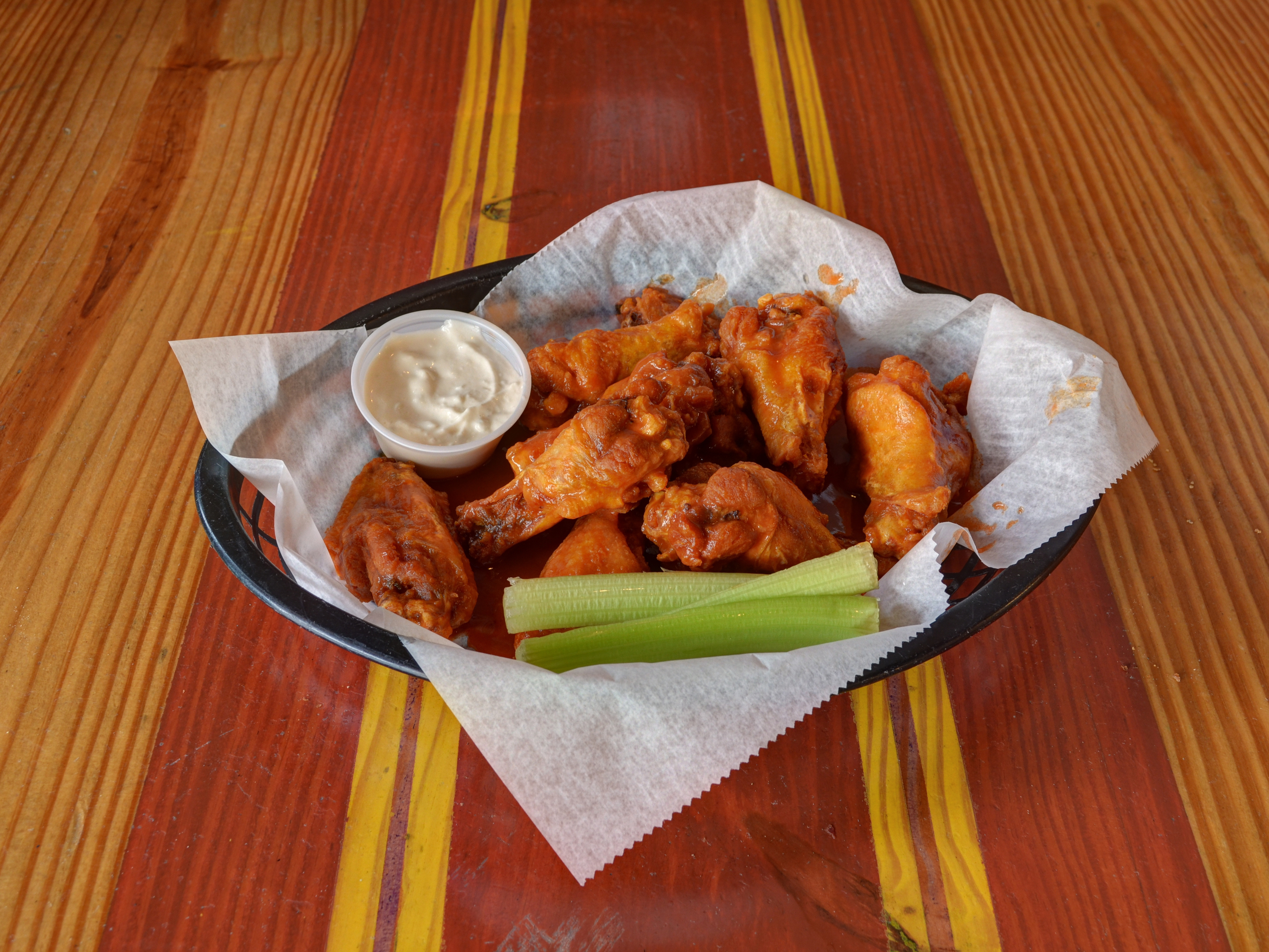 Order Sid's X-treme Wings food online from Sid's Pizza store, Suwanee on bringmethat.com