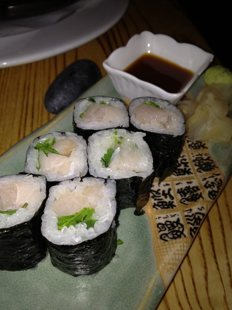 Order Yellowtail Jalapeno Roll food online from Abi sushi store, Astoria on bringmethat.com