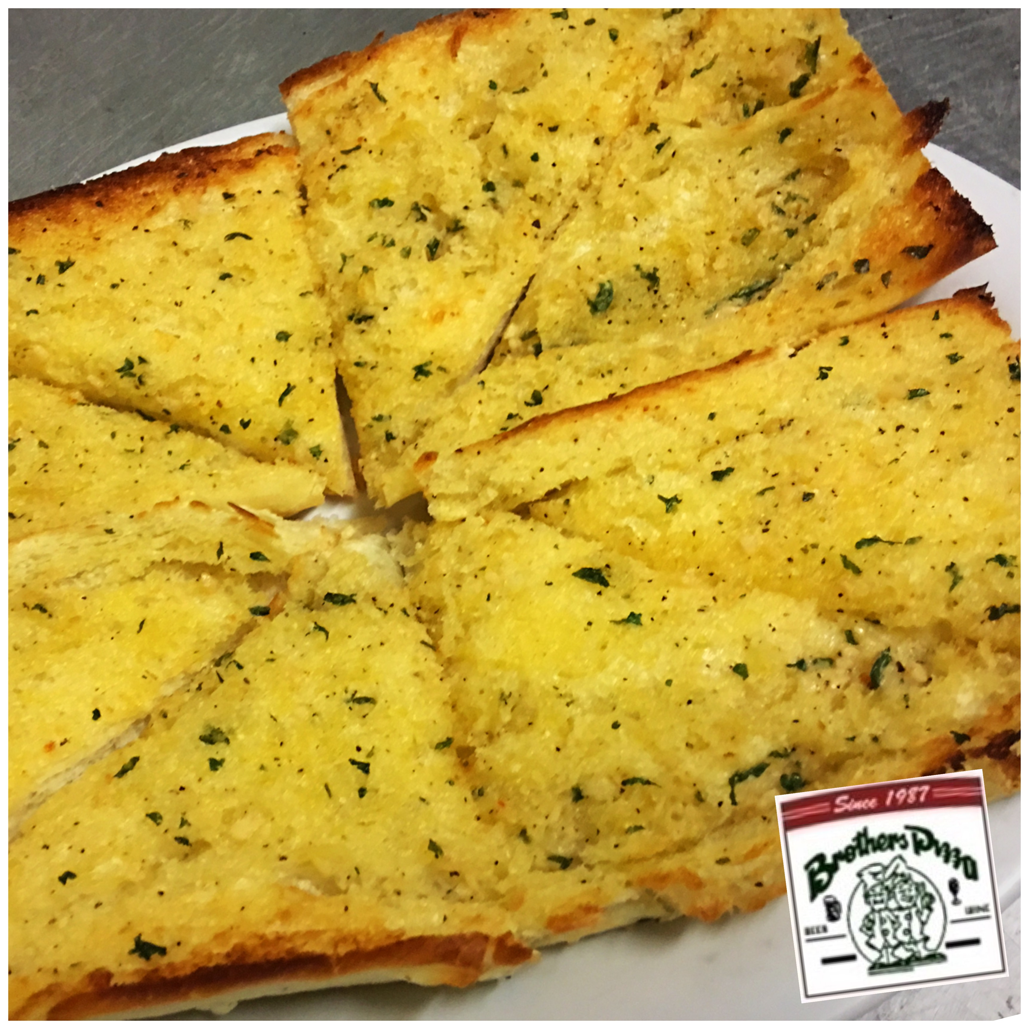 Order Garlic Bread food online from Brothers Pizza store, San Francisco on bringmethat.com