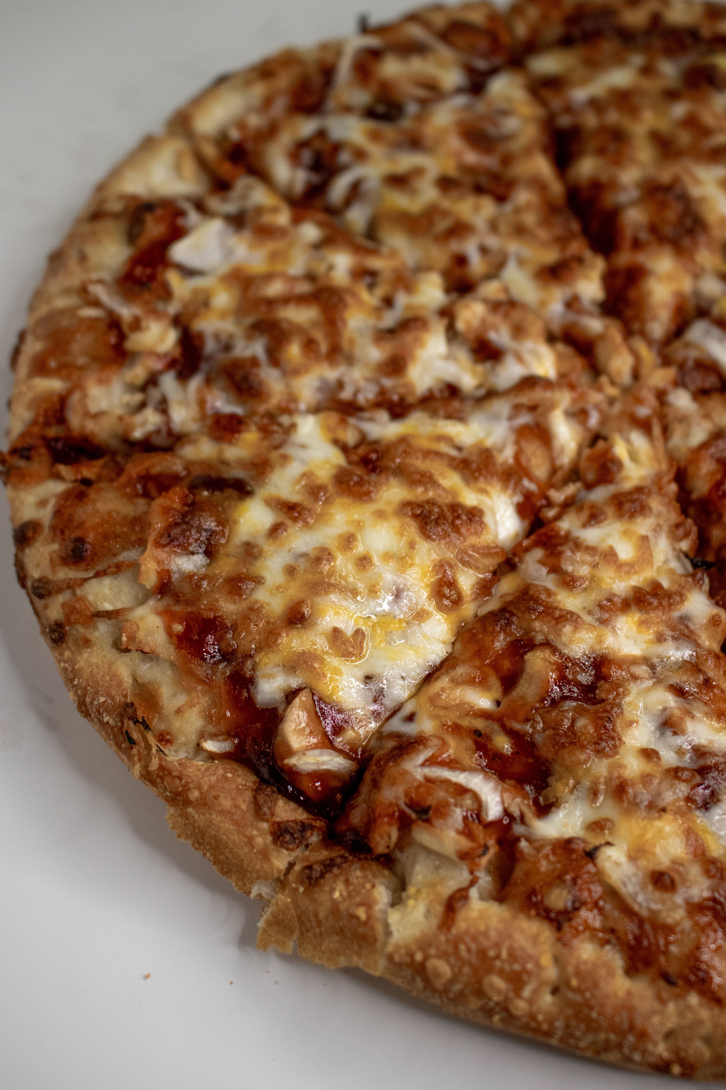Order BBQ Chicken Round Pizza - 7" (4 Slices) food online from Pizza Joe's store, Boardman on bringmethat.com