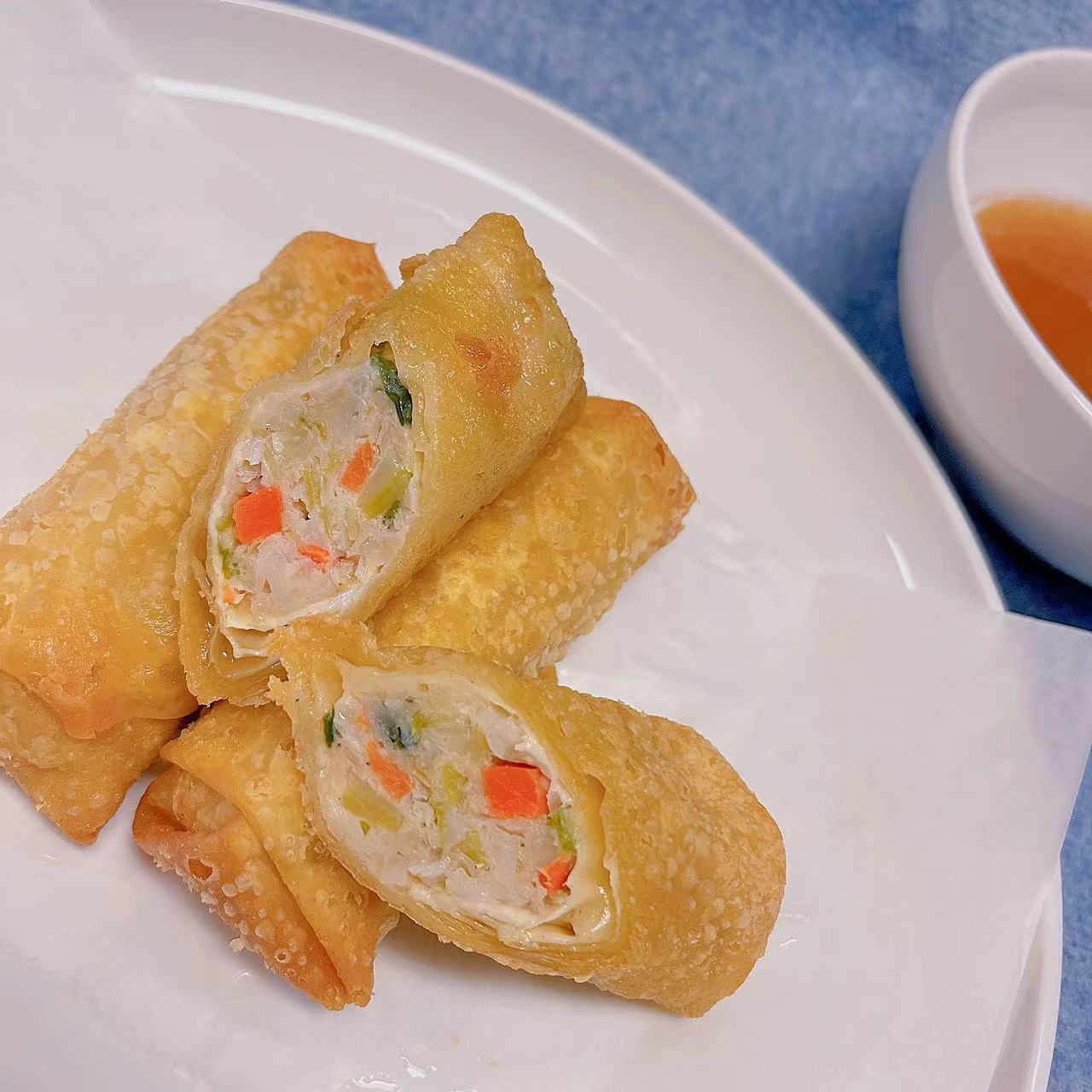 Order 01. Chicken Egg Roll 鸡春卷 food online from Yen Ching Chinese Restaurant store, Naperville on bringmethat.com