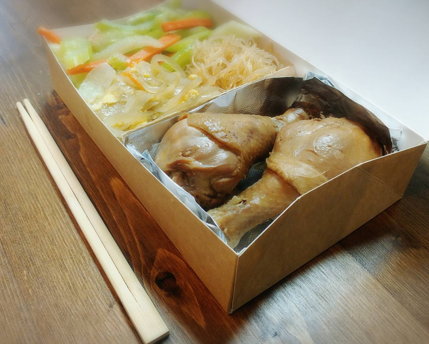 Order 15. Stewed Chicken Legs Rice Box food online from WeHouse Gyoza store, Milpitas on bringmethat.com