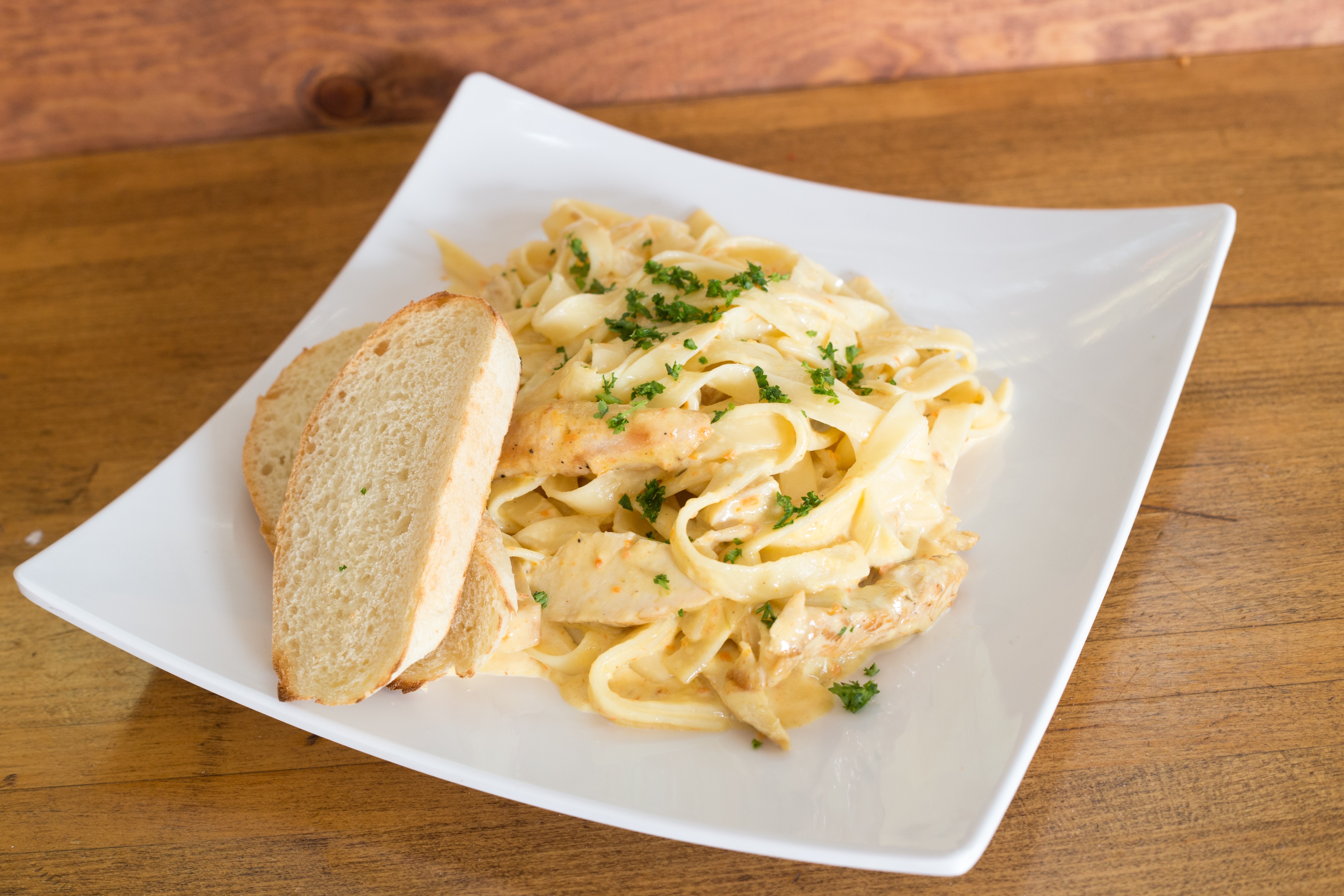 Order Chicken Alfredo food online from Bernal Heights Pizzeria store, San Francisco on bringmethat.com
