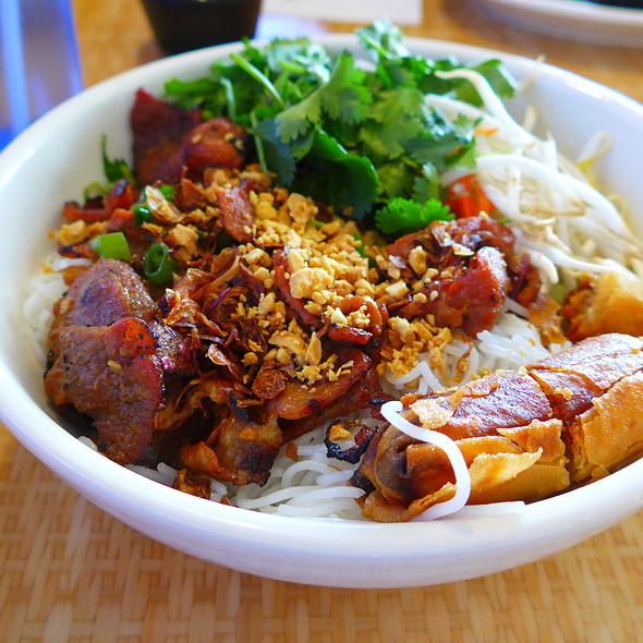 Order V3. Grilled Pork & Egg Roll Vermicelli (Bun Thit Nuong Cha Gio) food online from Kimlee Vietnamese Restaurant store, Harrisburg on bringmethat.com